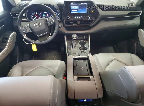 5TDGZRAH6LS019747 2020 TOYOTA LE Серебряный Вид панели приборов