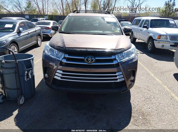 5TDJZRFH4HS367780 2017 TOYOTA LE Brown Вид щитка приладів