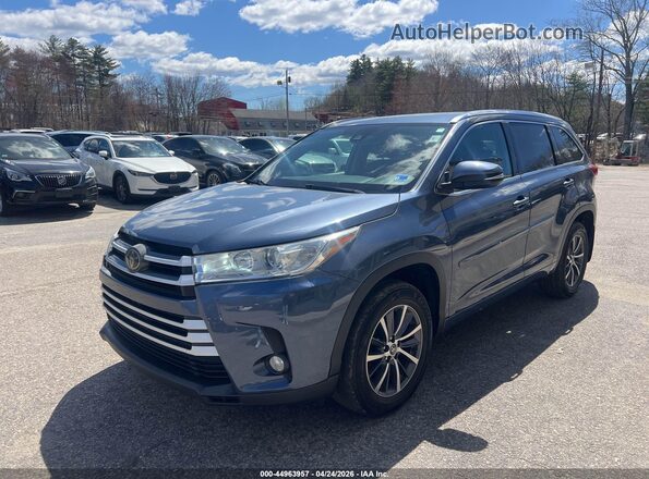 5TDJZRFH5JS862429 2018 TOYOTA LE Синий Передняя левая четверть