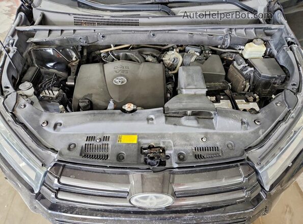 5TDJZRFH9JS800371 2018 TOYOTA HIGHLANDER Black Vista del compartimento del motor