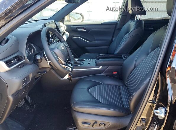 5TDKDRAH1PS508622 2023 TOYOTA HIGHLANDER Black Widok wnętrza z przodu