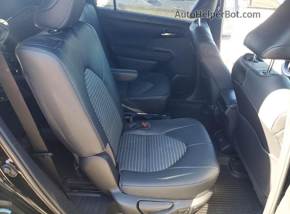 5TDKDRAH1PS508622 2023 TOYOTA HIGHLANDER Black Widok wnętrza z tyłu