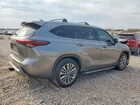 2025 Toyota Highlander Platinum Серебряный vin: 5TDKDRBH0SS583254