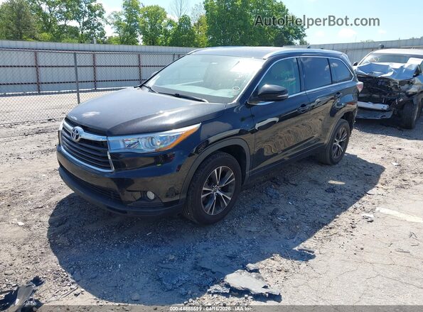 5TDKKRFH7GS504489 2016 TOYOTA LE Черный Передняя левая четверть
