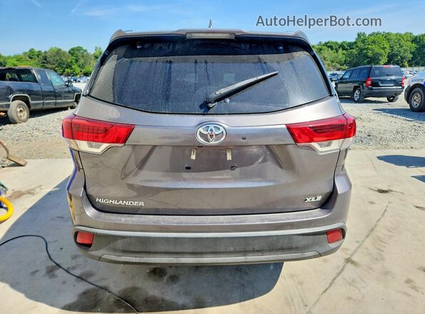 5TDKZRFH1JS265475 2018 TOYOTA LE Серый Вид сзади
