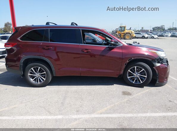 5TDKZRFH7JS285035 2018 TOYOTA LE Burgundy სალონის 360-გრადუსიანი ხედი