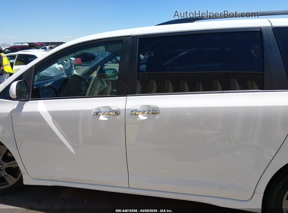 5TDXZ3DCXJS942341 2018 TOYOTA SIENNA White 