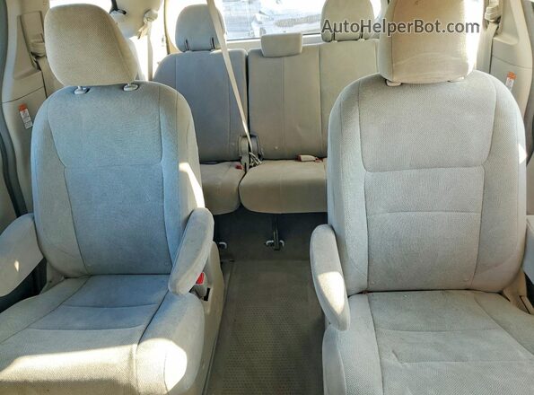 5TDZK3DC0GS765899 2016 TOYOTA SIENNA Белый Вид задних сидений