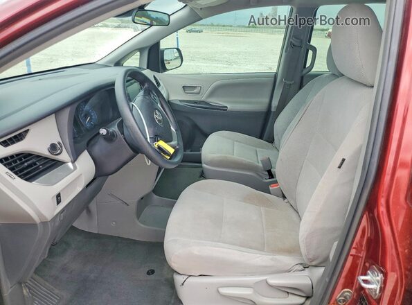 5TDZZ3DC5JS901978 2018 TOYOTA SIENNA Red Widok wnętrza z przodu