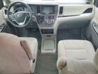 2018 Toyota Sienna L 7-passenger Red vin: 5TDZZ3DC5JS901978