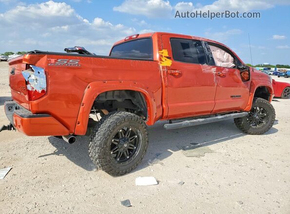 5TFDW5F10HX623666 2017 TOYOTA TUNDRA Оранжевый Задняя правая четверть
