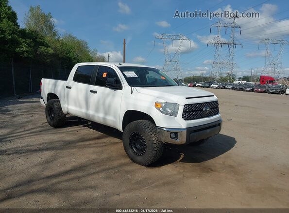 5TFDY5F17HX608348 2017 TOYOTA TUNDRA White Front right