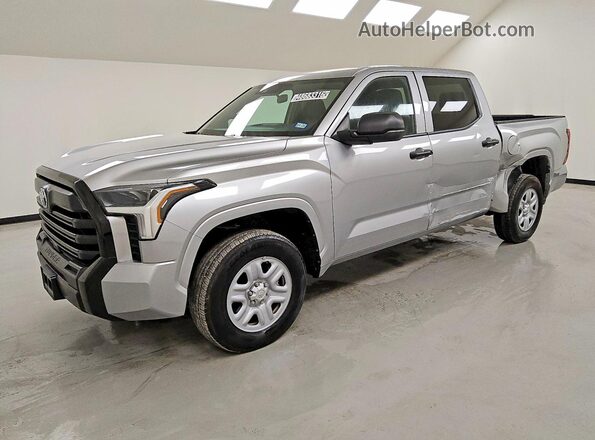 5TFKB5DB3SX311735 2025 TOYOTA TUNDRA Серебряный Передняя левая четверть