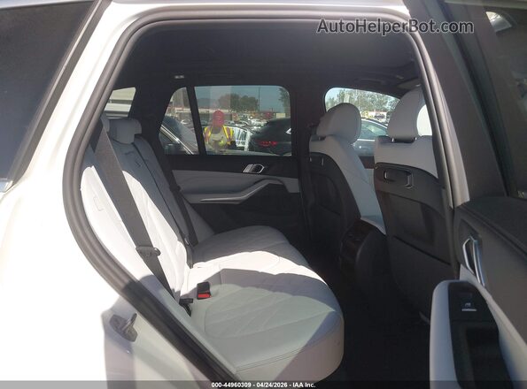 5UX13EU02S9Z34239 2025 BMW X5 White Вид наклейки з VIN-кодом