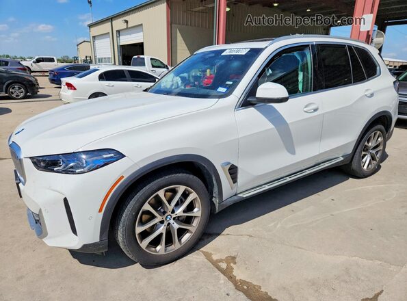 5UX13EU06T9052802 2026 BMW X5 Белый Передняя левая четверть