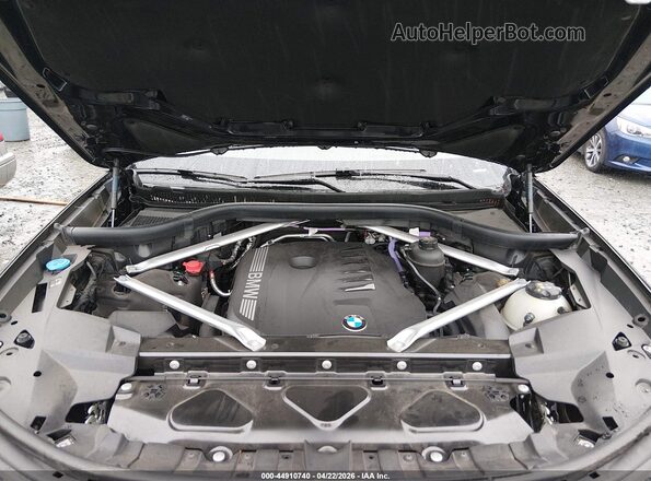 5UX23EM00R9V51026 2024 BMW X7 Black Widok z tyłu