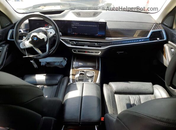5UX23EM02S9X95637 2025 BMW X7 White Widok deski rozdzielczej