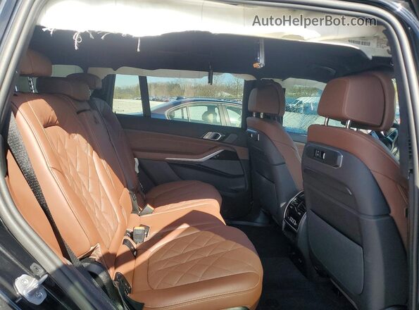 5UX23EM02T9025908 2026 BMW X7 Черный Вид задней части салона