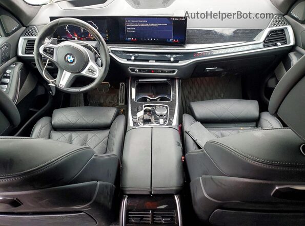 5UX23EM03S9W48193 2025 BMW X7 Белый Вид панели приборов