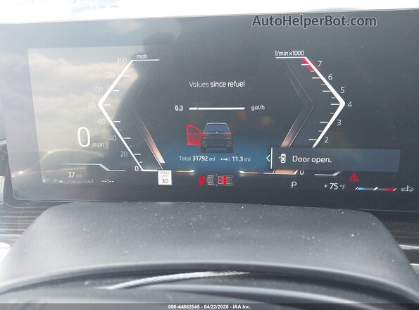 5UX23EM05S9Y27481 2025 BMW X7 Black Widok tylnych siedzeń