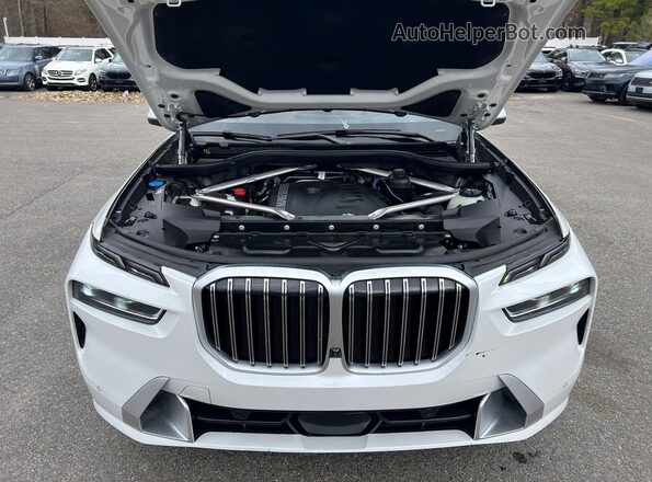 5UX23EM06P9R65571 2023 BMW X7 White Vista del salpicadero