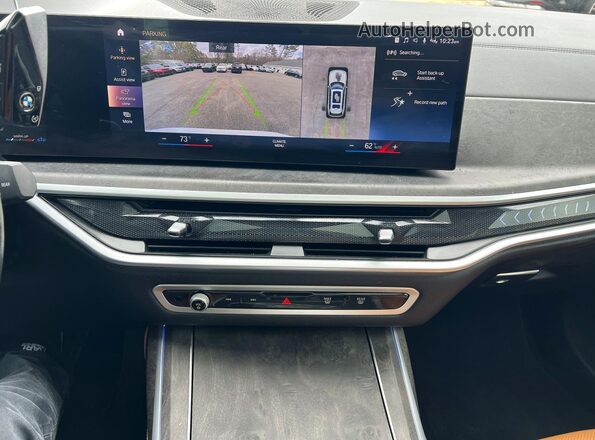 5UX23EM06P9R65571 2023 BMW X7 White Vista del cuadro de instrumentos