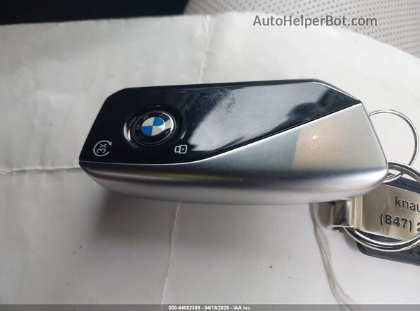 5UX23EM07P9S03835 2023 BMW X7 Gray Vista del salpicadero