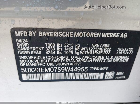 5UX23EM07S9W44955 2025 BMW X7 White Widok komory silnika
