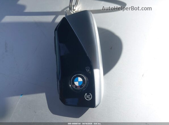5UX23EM08T9092089 2026 BMW X7 Белый Вид панели приборов