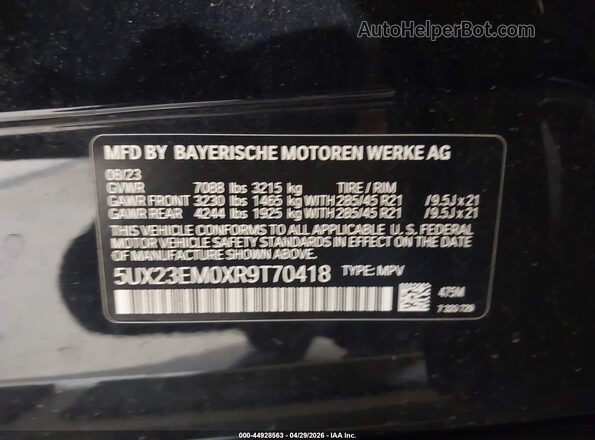 5UX23EM0XR9T70418 2024 BMW X7 Black Вид підкапотного простору