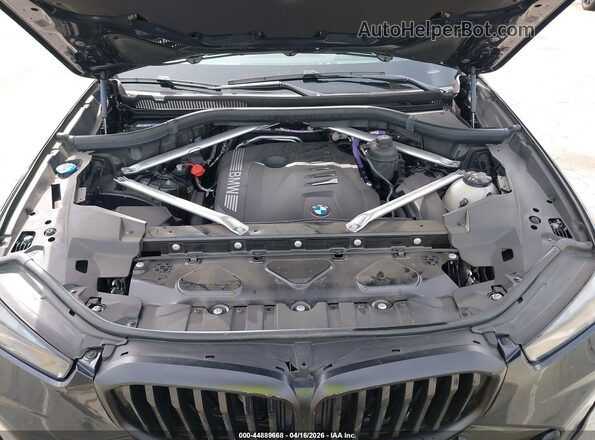 5UX23EU0XR9T62092 2024 BMW X5 Черный Вид сзади