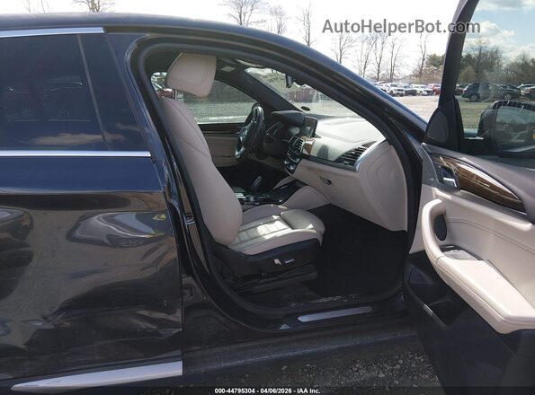 5UX2V1C01M9G65956 2021 BMW X4 Gray Widok wnętrza z przodu