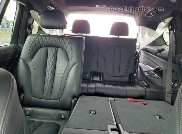 5UX33EM01R9S43092 2024 BMW X7 Серый Вид задних сидений