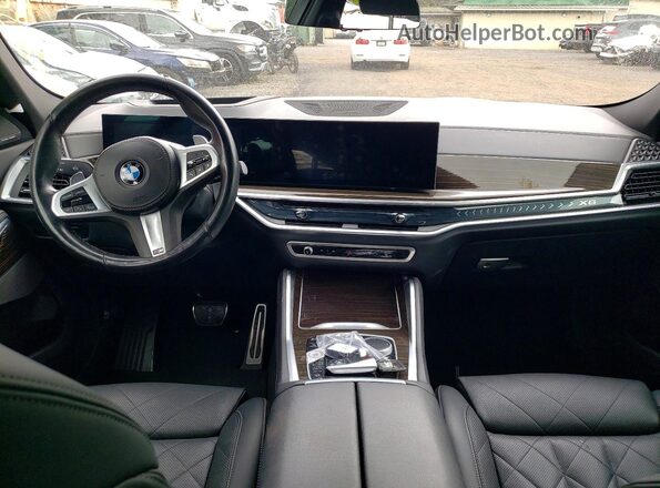 5UX33EX02S9X29007 2025 BMW X6 Черный Вид панели приборов