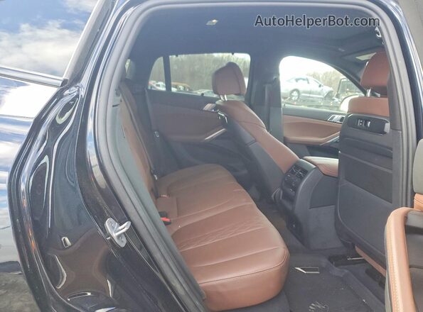 5UX33EX08R9T65475 2024 BMW X6 Черный Вид задней части салона