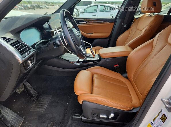 5UX43DP02N9K26029 2022 BMW X3 White Vista interior delantera