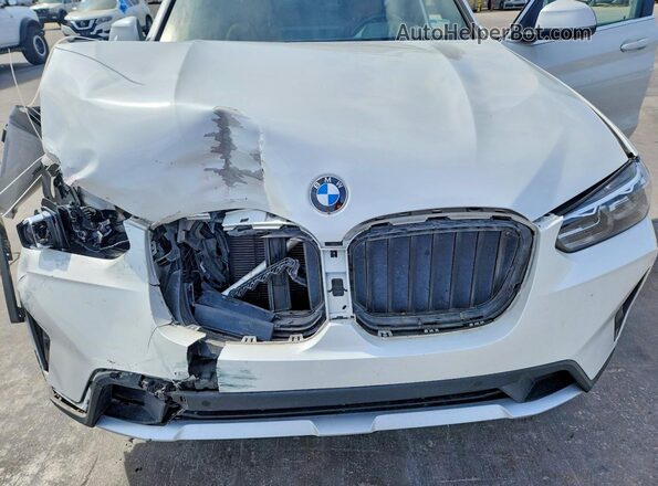 5UX43DP02N9K26029 2022 BMW X3 White Vista del compartimento del motor