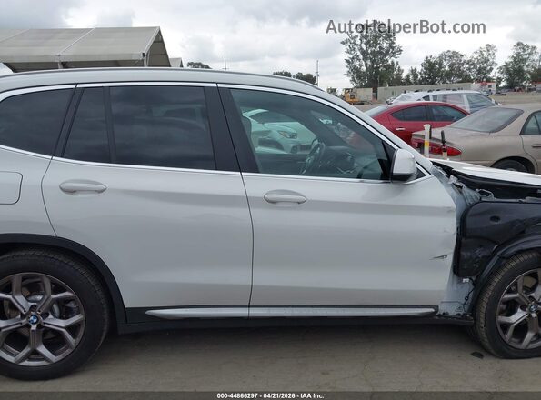 5UX43DP03P9P33850 2023 BMW X3 Белый Панорамный вид салона 360°