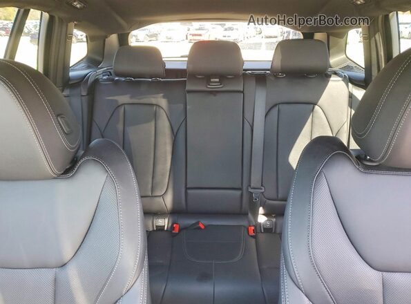 5UX53DP04R9U19762 2024 BMW X3 White Widok tylnych siedzeń