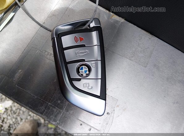 5UX53DP06N9K97335 2022 BMW X3 Red Widok deski rozdzielczej
