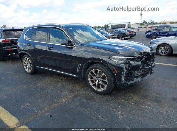 5UXCR4C03N9K67673 2022 BMW X5 Gray Przód prawy