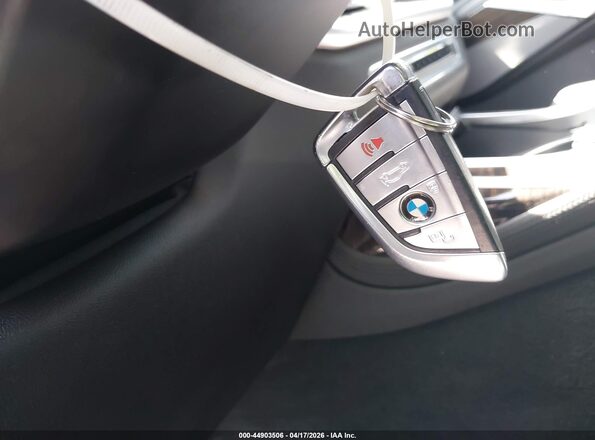 5UXCW2C03L9C02917 2020 BMW X7 Серый Вид панели приборов