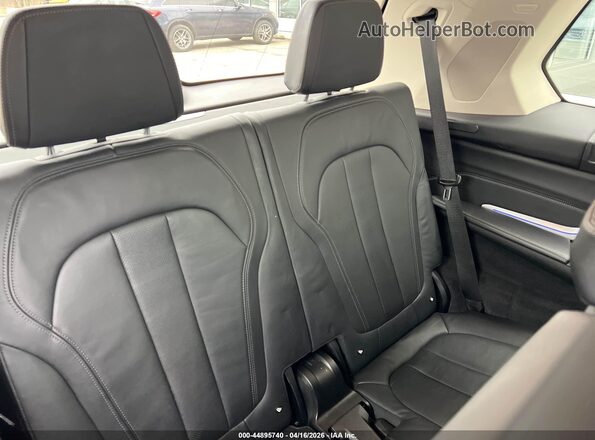 5UXCW2C04L9B20131 2020 BMW X7 Gray Widok z przodu