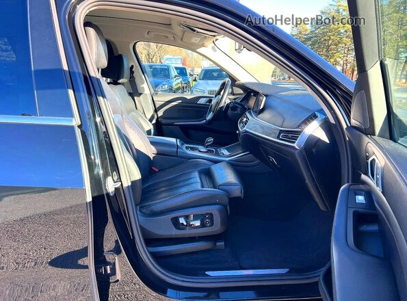 5UXCW2C05L9B19506 2020 BMW X7 Черный Вид спереди