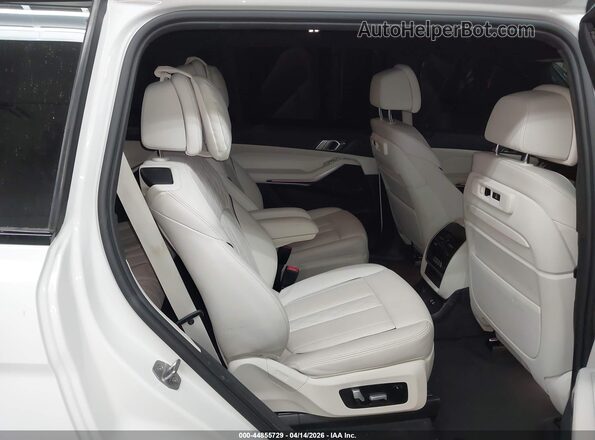 5UXCW2C09N9L77396 2022 BMW X7 White Widok naklejki z numerem VIN