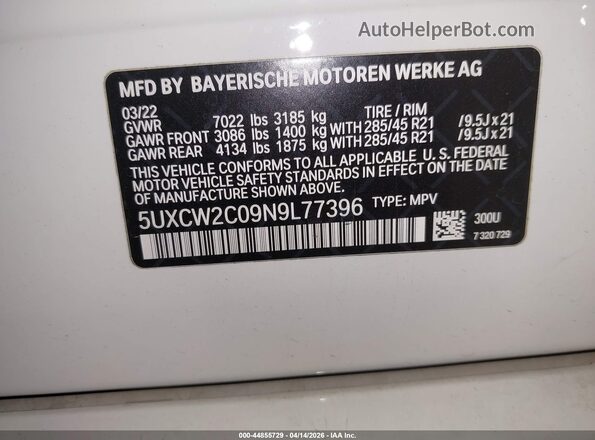 5UXCW2C09N9L77396 2022 BMW X7 White Widok komory silnika