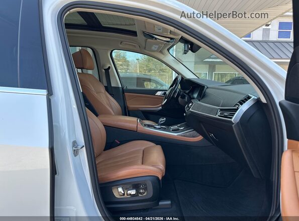 5UXCW2C59KL080798 2019 BMW X7 White Vista interior delantera