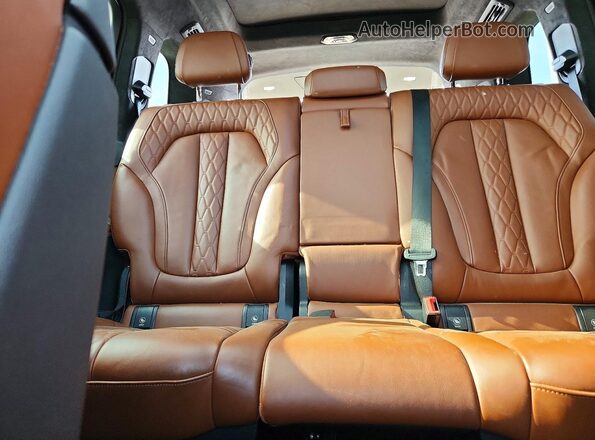 5UXCW2C5XKL086691 2019 BMW X7 Black Widok tylnych siedzeń