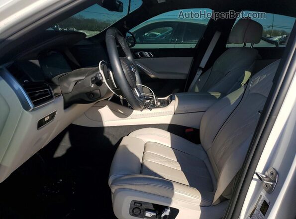 5UXCY6C06P9P92292 2023 BMW X6 White Widok wnętrza z przodu
