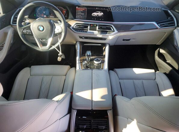 5UXCY6C06P9P92292 2023 BMW X6 White Widok deski rozdzielczej